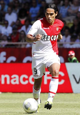 Radamel Falcao   il calciatore colombiano pi pagato della storia: il Monaco consegna all'Atletico Madrid ben 60 milioni. Ansa